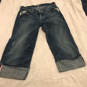 Cute cropped Seven for all mankind jeans With Cuffed Hem Size 27!